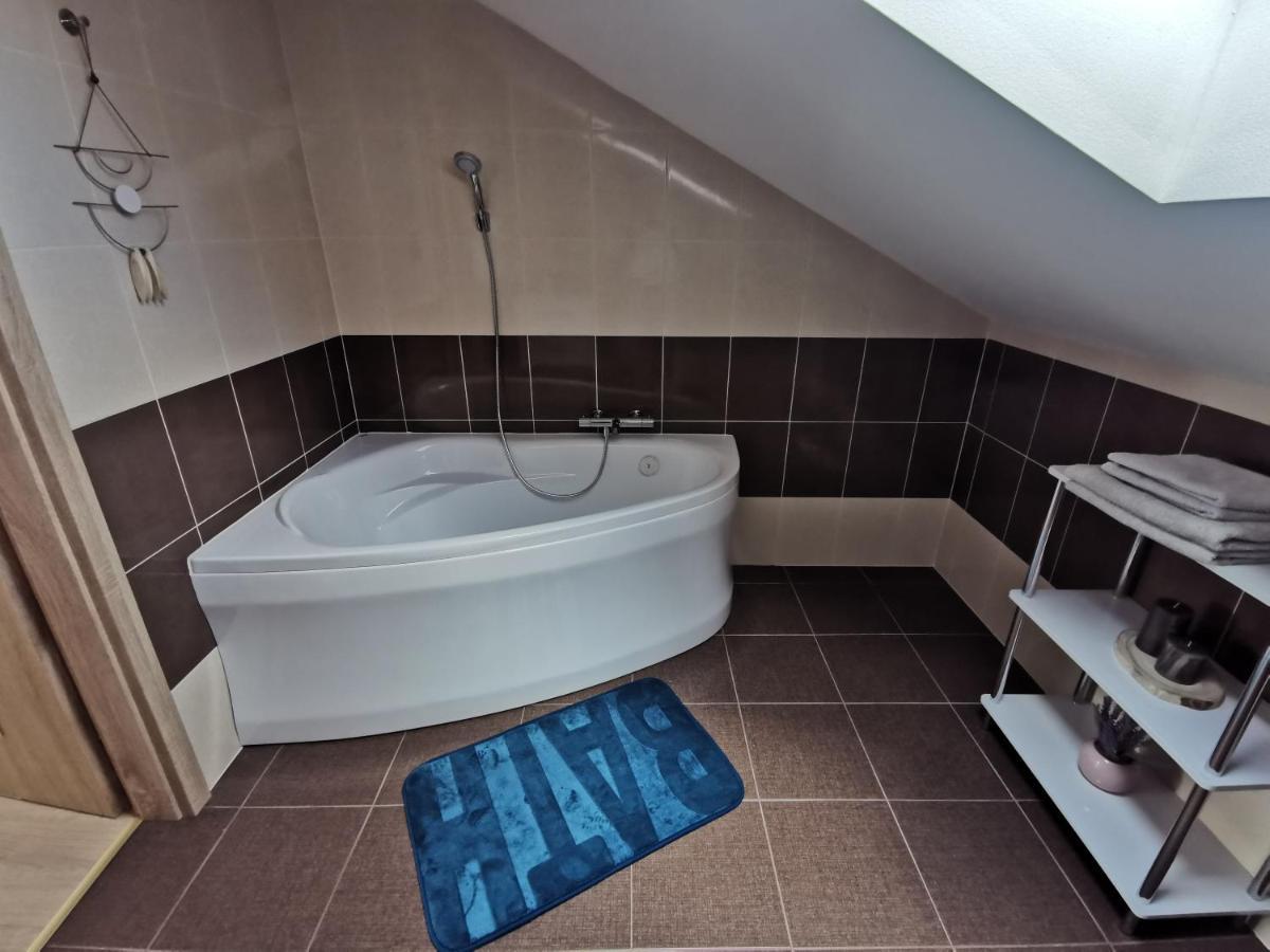 Apartmany Svitkov 79 Pardubice Exteriör bild